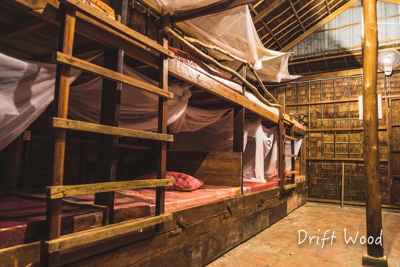 Driftwood Hostel And Bungalows Koh Rong Sanloem Exterior photo