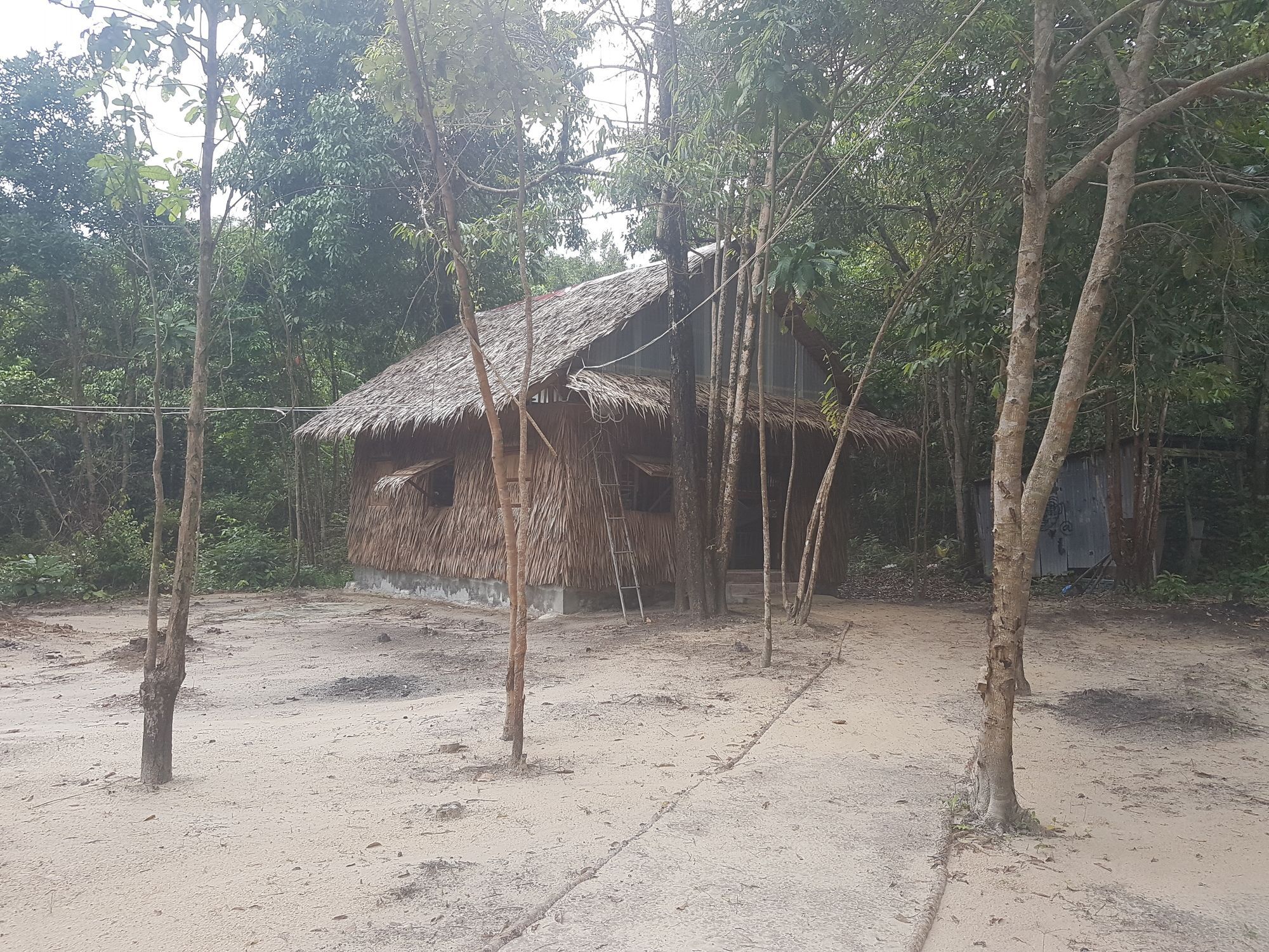 Driftwood Hostel And Bungalows Koh Rong Sanloem Exterior photo